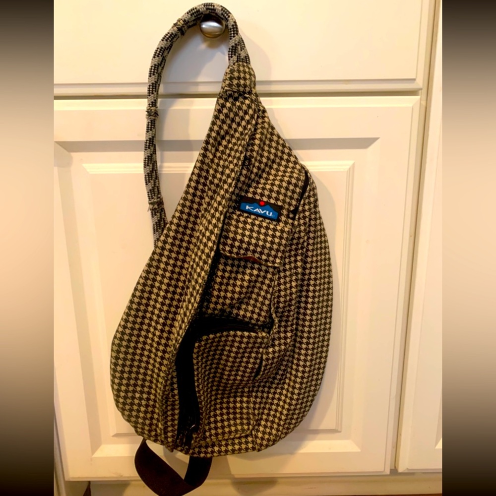 KAVU Rope Shoulder Bag: Great Condition and Design: